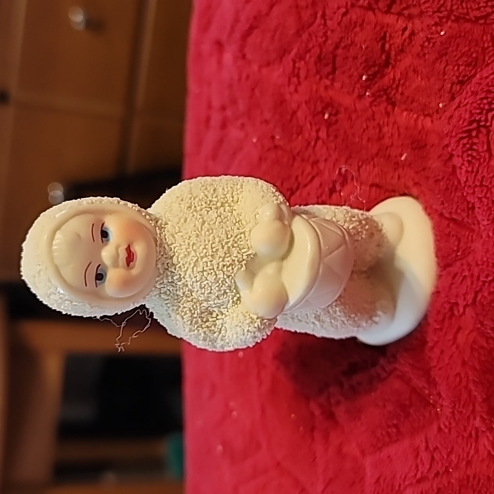 Cream Snowball Kids Figurine With Pail
